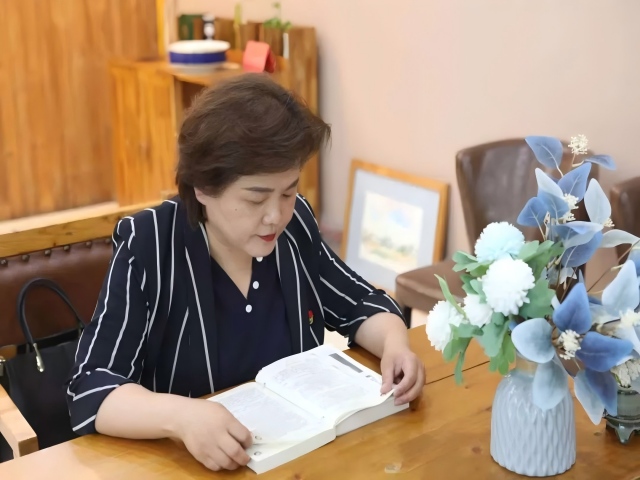 光芒思政|党建引领强“六要”铸魂育人担使命——马克思主义学院直属党支部举办“七一”主题党日活动 光芒思政|党建引领强“六要”铸魂育人担使命——马克思主义学院直属党支部举办“七一”主题党日活动