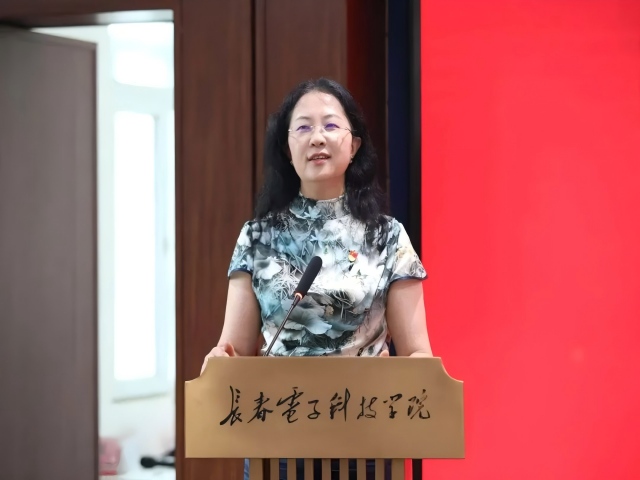 光芒思政|党建引领强“六要”铸魂育人担使命——马克思主义学院直属党支部举办“七一”主题党日活动 光芒思政|党建引领强“六要”铸魂育人担使命——马克思主义学院直属党支部举办“七一”主题党日活动