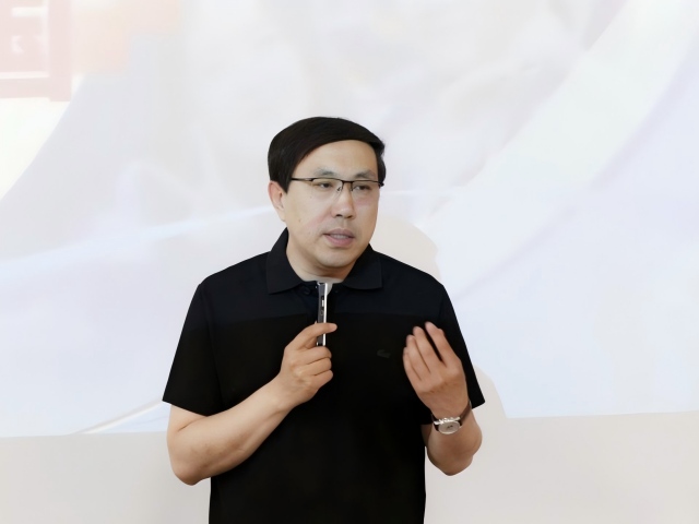 “光芒思政”∣校领导深入思政课堂讲授“形势与政策”课 引领青年学子勇担教育强国使命 “光芒思政”∣校领导深入思政课堂讲授“形势与政策”课 引领青年学子勇担教育强国使命